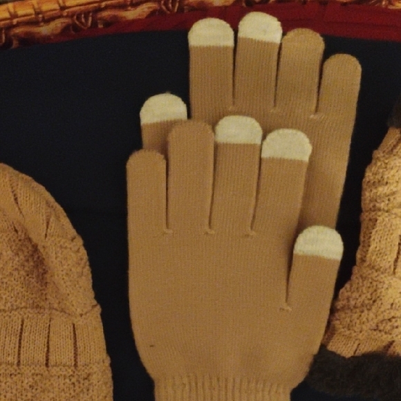 #109!Cozy Tan and Brown Knit Hat Set - Picture 3 of 9